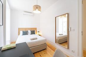 Sunny Lisbon Apartments by SoulPlaces