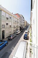Sunny Lisbon Apartments by SoulPlaces