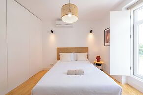 Sunny Lisbon Apartments by SoulPlaces