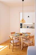 Sunny Lisbon Apartments by SoulPlaces