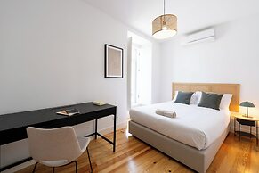 Sunny Lisbon Apartments by SoulPlaces