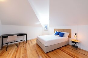 Sunny Lisbon Apartments by SoulPlaces