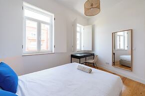 Sunny Lisbon Apartments by SoulPlaces