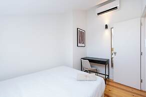 Sunny Lisbon Apartments by SoulPlaces