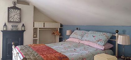 Riverside Cottage at Logwood Mill