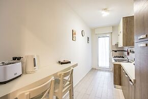 Casa Kenzo With Parking by Napoliapartments