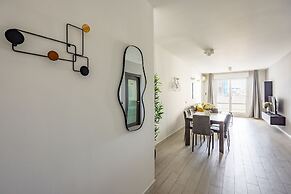 Casa Kenzo With Parking by Napoliapartments