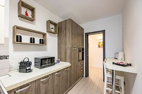 Casa Kenzo With Parking by Napoliapartments