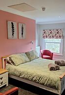 Room-comfortable Guest Room With a Bath