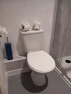 Room-comfortable and Spacious - Guest Ro