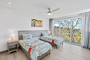 Luxury Villa: Hot Tub: Ocean Views: Fully Staffed