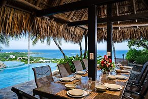 Luxury Villa: Hot Tub: Ocean Views: Fully Staffed