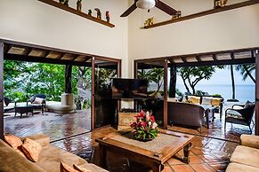 Luxury Villa: Hot Tub: Ocean Views: Fully Staffed