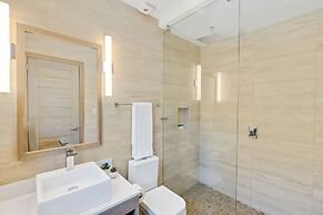 Luxury Villa: Hot Tub: Ocean Views: Fully Staffed