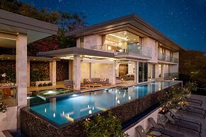 Luxury Villa: Hot Tub: Ocean Views: Fully Staffed