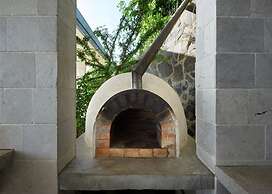 Luxury Villa: Hot Tub: Ocean Views: Fully Staffed