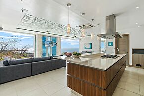 Luxury Villa: Hot Tub: Ocean Views: Fully Staffed