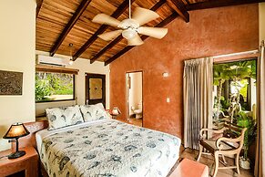 Luxury Villa: Hot Tub: Ocean Views: Fully Staffed