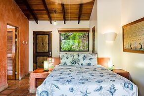 Luxury Villa: Hot Tub: Ocean Views: Fully Staffed