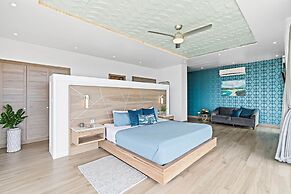 Luxury Villa: Hot Tub: Ocean Views: Fully Staffed