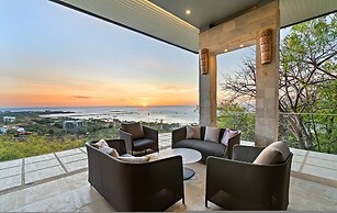 Luxury Villa: Hot Tub: Ocean Views: Fully Staffed