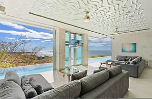 Luxury Villa: Hot Tub: Ocean Views: Fully Staffed