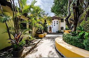 Luxury Villa: Hot Tub: Ocean Views: Fully Staffed