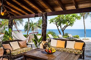 Luxury Villa: Hot Tub: Ocean Views: Fully Staffed