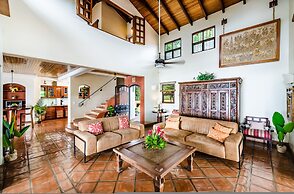 Luxury Villa: Hot Tub: Ocean Views: Fully Staffed