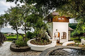 Luxury Villa: Hot Tub: Ocean Views: Fully Staffed