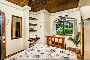 Luxury Villa: Hot Tub: Ocean Views: Fully Staffed