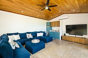 Luxury Beachfront 5 Bedroom Villa on Famous Beach