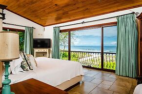 Luxury Beachfront 5 Bedroom Villa on Famous Beach