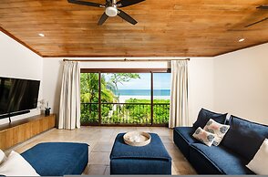 Luxury Beachfront 5 Bedroom Villa on Famous Beach