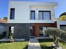 Paraty Villa by Cadenzalux