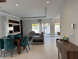 Paraty Villa by Cadenzalux