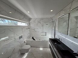 Paraty Villa by Cadenzalux