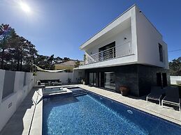 Paraty Villa by Cadenzalux