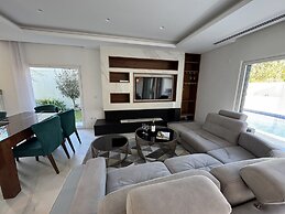 Paraty Villa by Cadenzalux