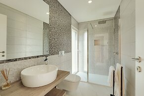 Paraty Villa by Cadenzalux