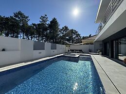 Paraty Villa by Cadenzalux