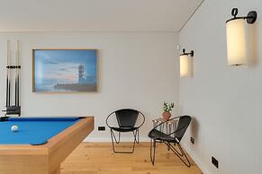 Cascais Contemporary Villa by Cadenzalux