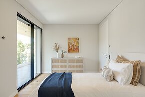 Cascais Contemporary Villa by Cadenzalux
