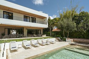 Cascais Contemporary Villa by Cadenzalux