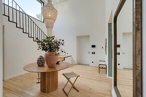 Cascais Contemporary Villa by Cadenzalux