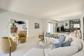 Cascais Contemporary Villa by Cadenzalux