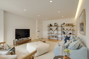 Cascais Contemporary Villa by Cadenzalux