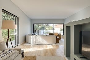 Cascais Contemporary Villa by Cadenzalux