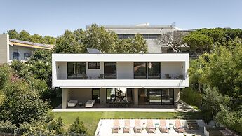 Cascais Contemporary Villa by Cadenzalux