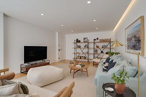 Cascais Contemporary Villa by Cadenzalux